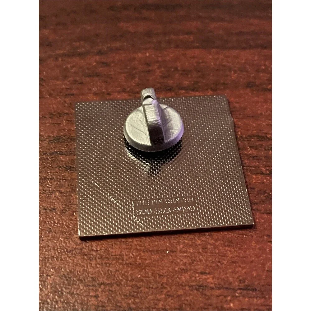 Outback Steakhouse Bonzer Times Kangaroo Beach Ice‎ Cold Beer Lapel Hat Pin